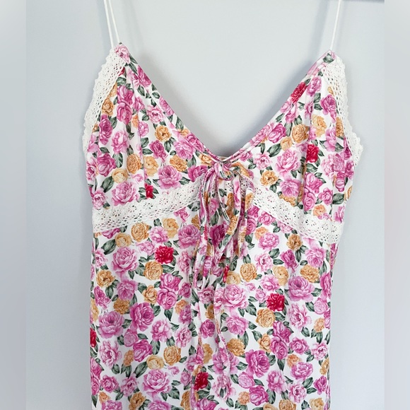 Gorgeous Floral Maxi Dress - Picture 2 of 3